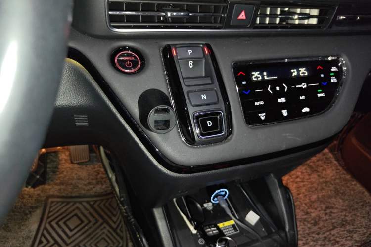 Used Honda Elysion 2022 2.0L eHEV Luxury Edition Gear Lever