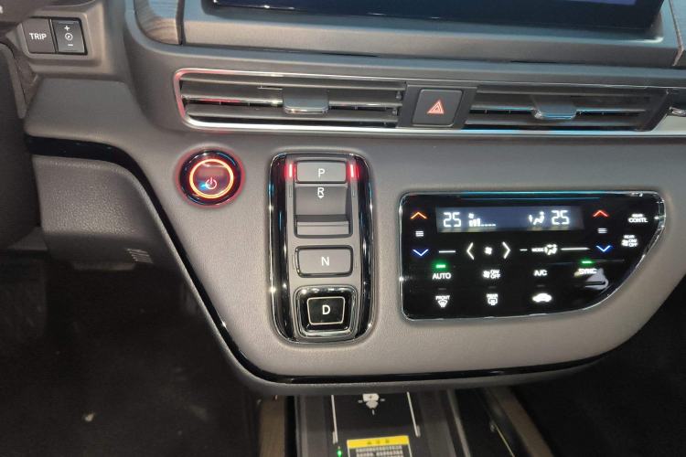 Used Honda Elysion 2022 2.0L eHEV Luxury First Edition Gear Lever