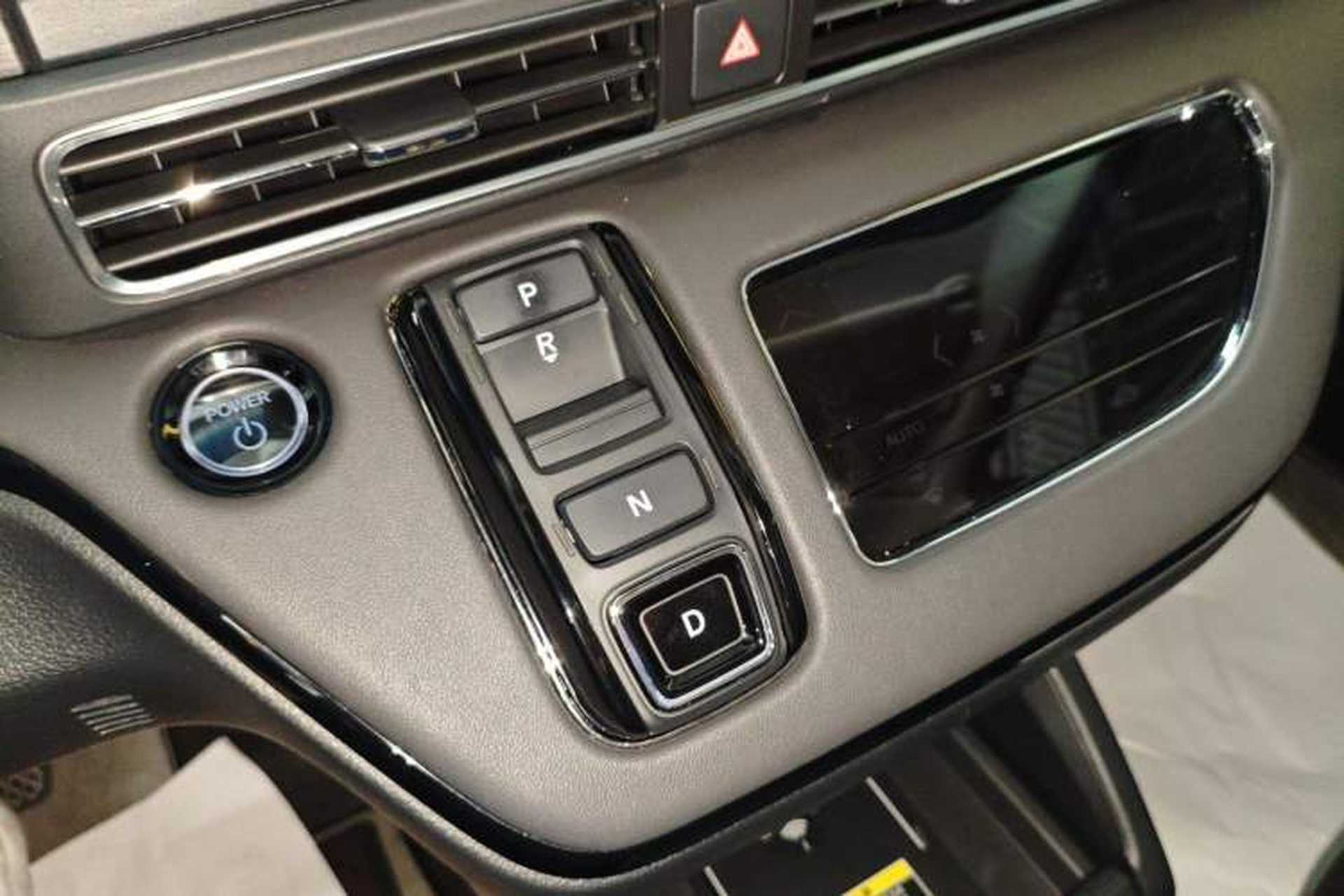 Used Honda Elysion 2022 2.0L eHEV Luxury Edition Gear Lever