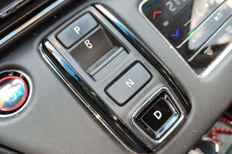 Used Honda Elysion 2022 2.0L eHEV Luxury First Edition Gear Lever
