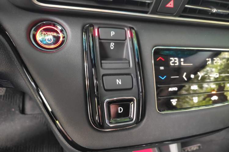Used Honda Elysion 2022 2.0L eHEV Luxury First Edition Gear Lever