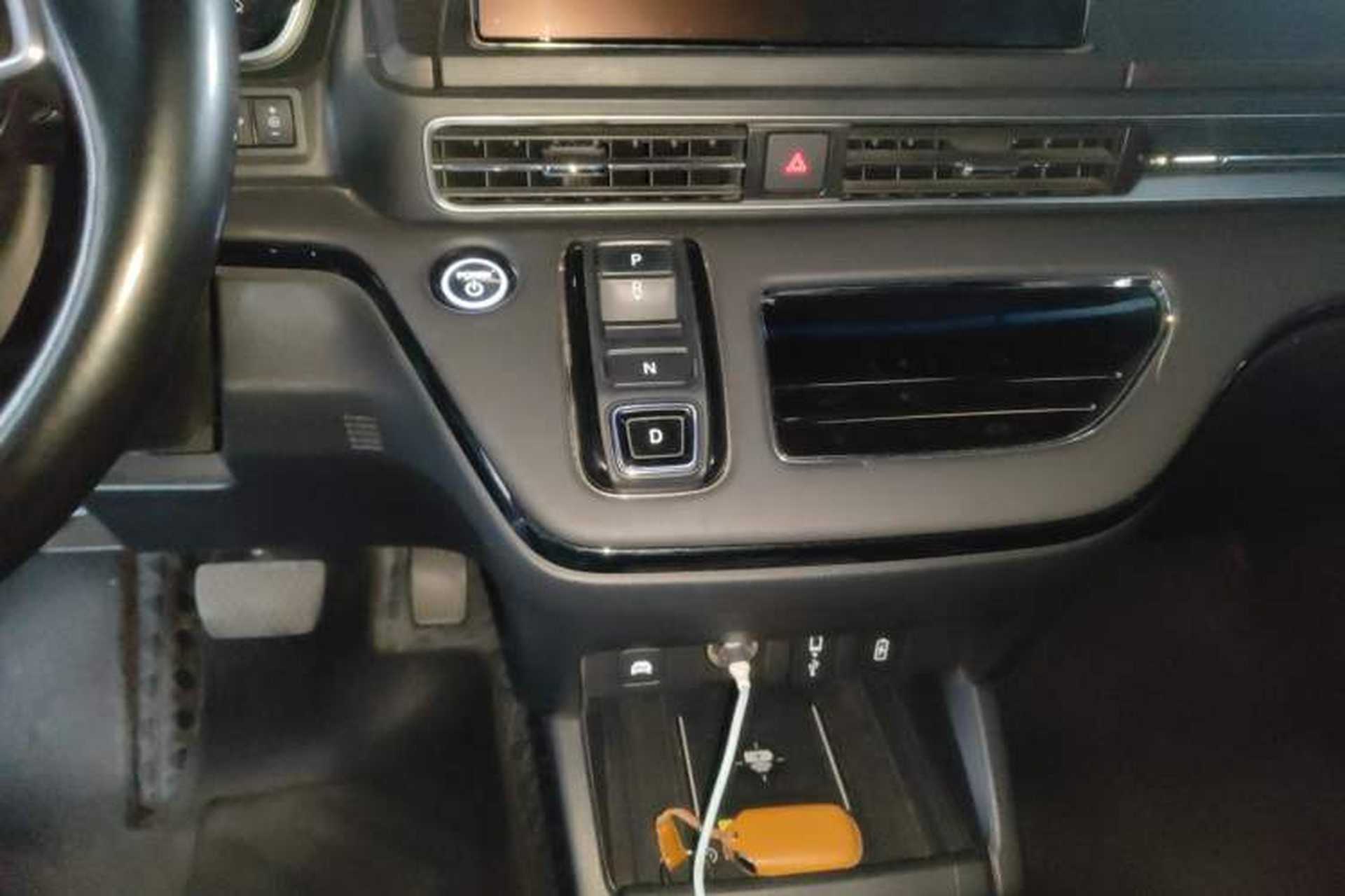 Used Honda Elysion 2022 2.0L eHEV Luxury First Edition Gear Lever