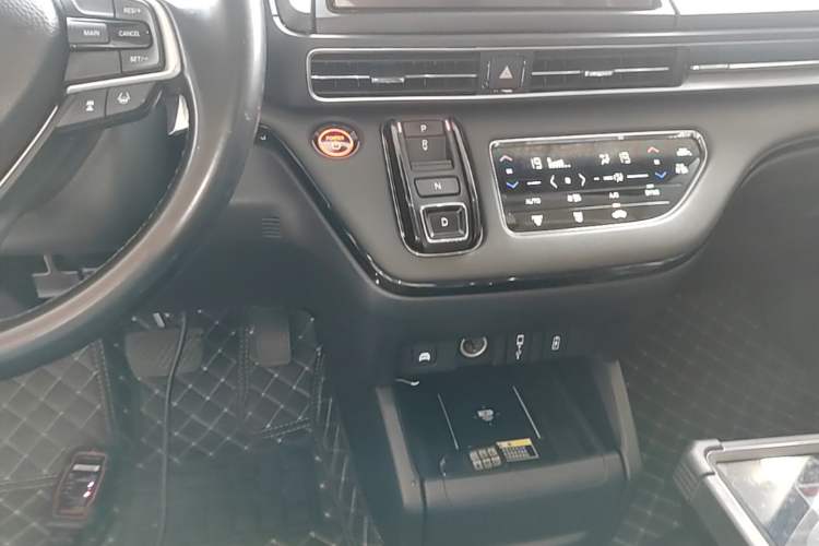 Used Honda Elysion 2022 2.0L eHEV Luxury First Edition Gear Lever