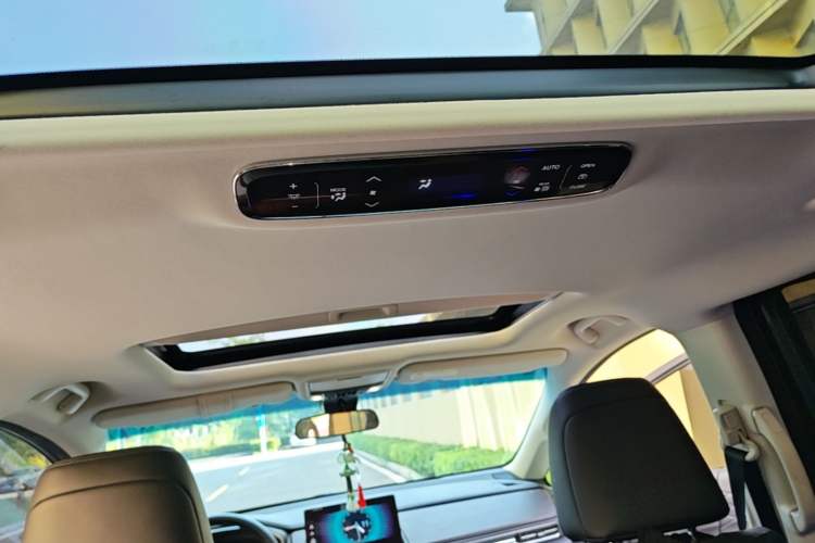 Used Honda Elysion 2022 2.0L eHEV Luxury Edition Headliner