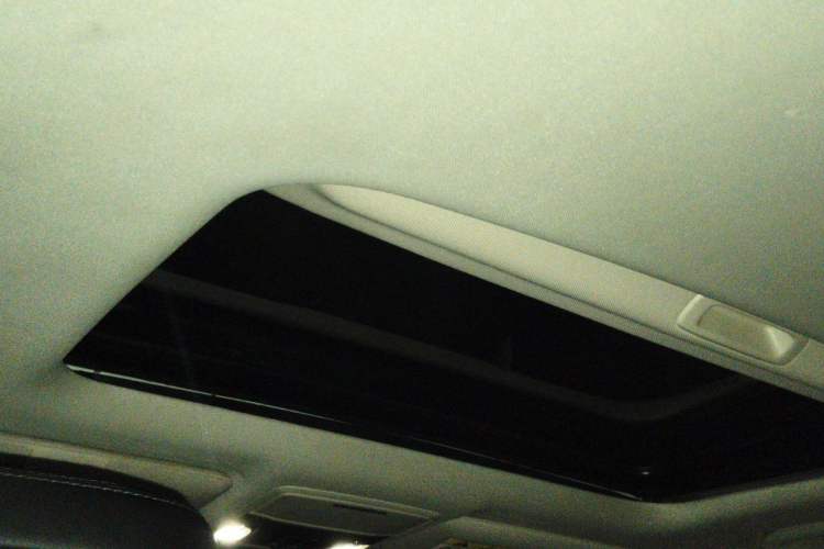 Used Honda Elysion 2022 2.0L eHEV Luxury First Edition Headliner