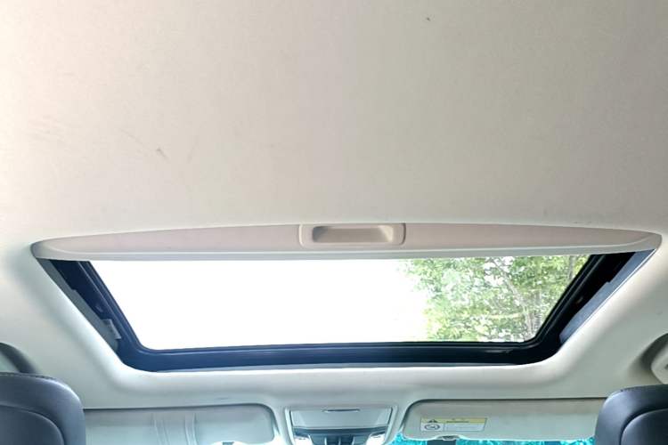 Used Honda Elysion 2022 2.0L eHEV Luxury Edition Headliner