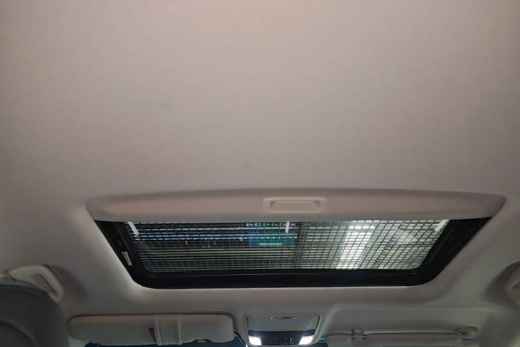 Used Honda Elysion 2022 2.0L eHEV Luxury Edition Headliner