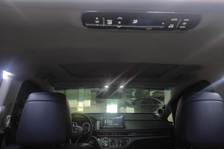 Used Honda Elysion 2022 2.0L eHEV Luxury Edition Headliner
