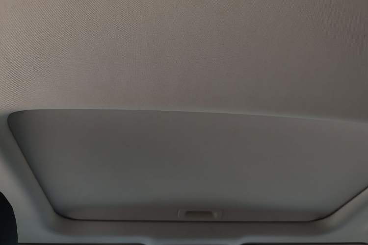 Used Honda Elysion 2022 2.0L eHEV Luxury First Edition Headliner