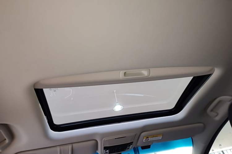 Used Honda Elysion 2022 2.0L eHEV Comfort Version Headliner