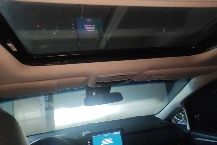 Used Honda Elysion 2022 2.0L eHEV Luxury Edition Headliner