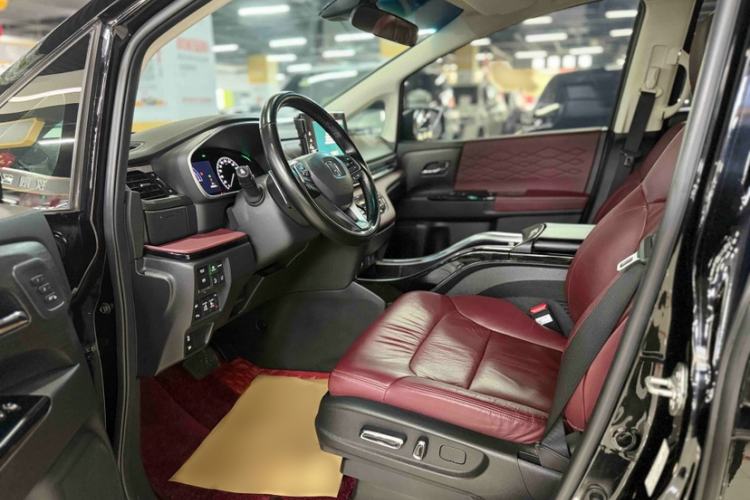 Used Honda Elysion 2022 2.0L eHEV Prestige Edition Interior 2