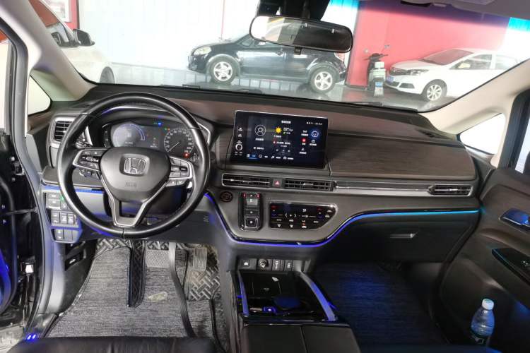 Used Honda Elysion 2022 2.0L eHEV Luxury Edition Interior 2