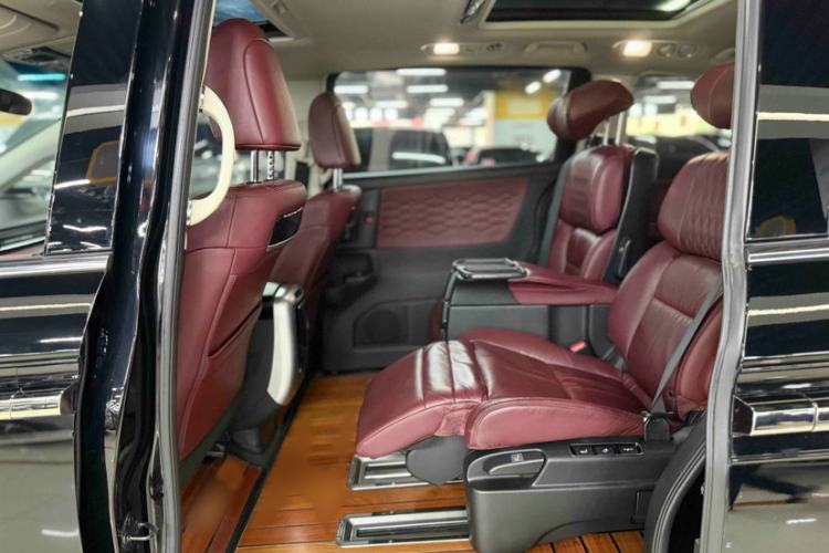 Used Honda Elysion 2022 2.0L eHEV Prestige Edition Interior 3