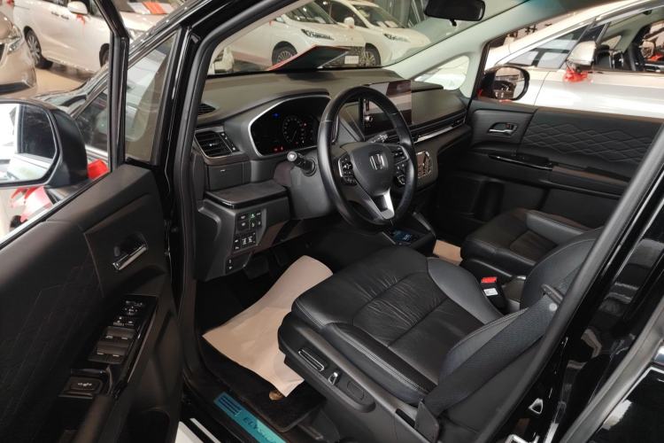 Used Honda Elysion 2022 2.0L eHEV Luxury Edition Interior 3