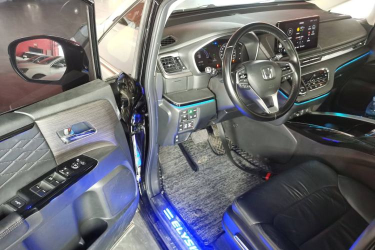 Used Honda Elysion 2022 2.0L eHEV Luxury Edition Interior 3