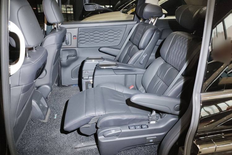 Used Honda Elysion 2022 2.0L eHEV Prestige Edition Interior 4