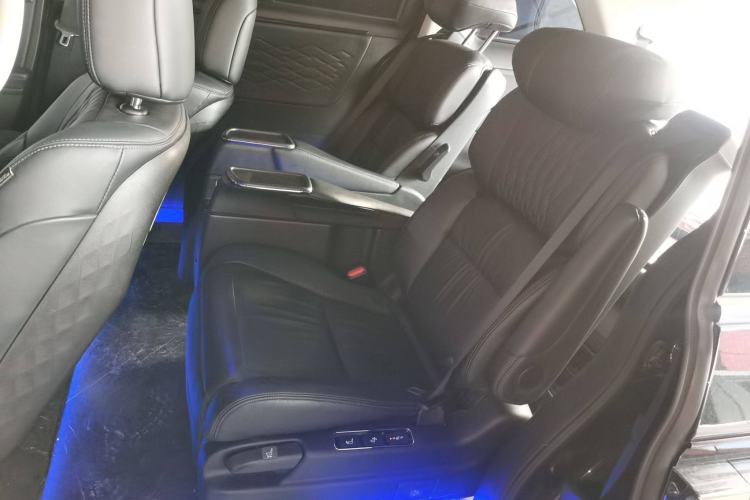 Used Honda Elysion 2022 2.0L eHEV Luxury Edition Interior 4