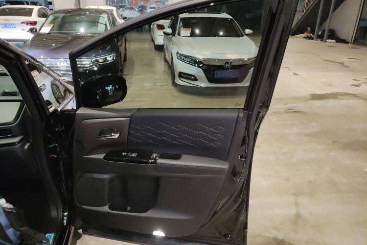Used Honda Elysion 2022 2.0L eHEV Prestige Edition Interior 5