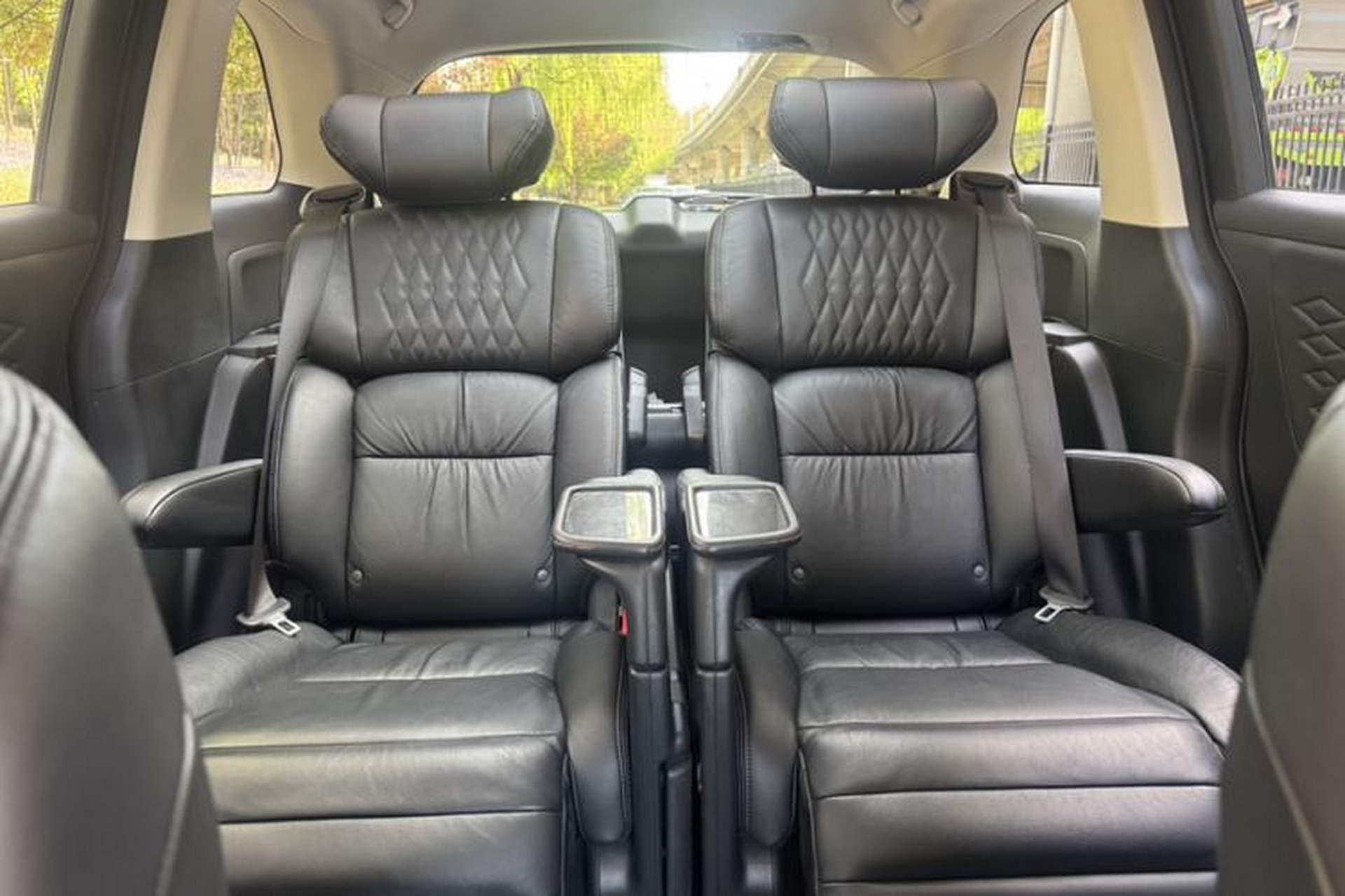 Used Honda Elysion 2022 2.0L eHEV Luxury Edition Interior 6