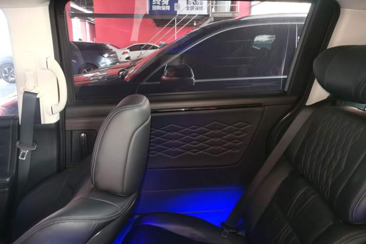 Used Honda Elysion 2022 2.0L eHEV Luxury Edition Interior 6