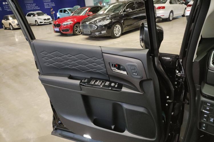 Used Honda Elysion 2022 2.0L eHEV Prestige Edition Interior 7