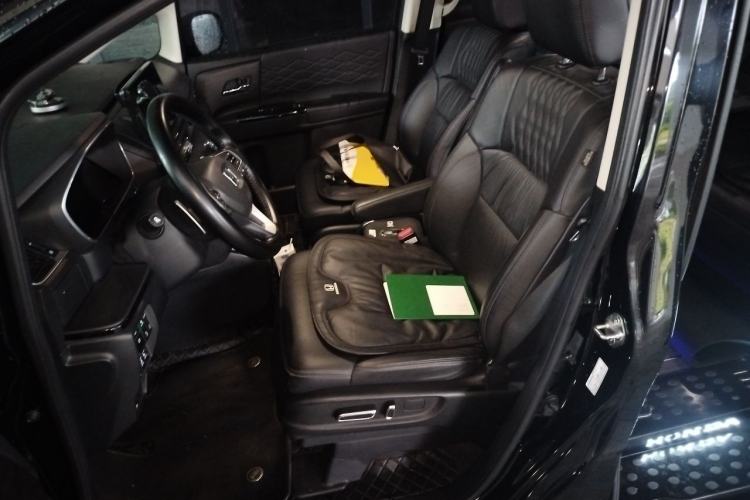 Used Honda Elysion 2022 2.0L eHEV Luxury Edition Left Front Seat