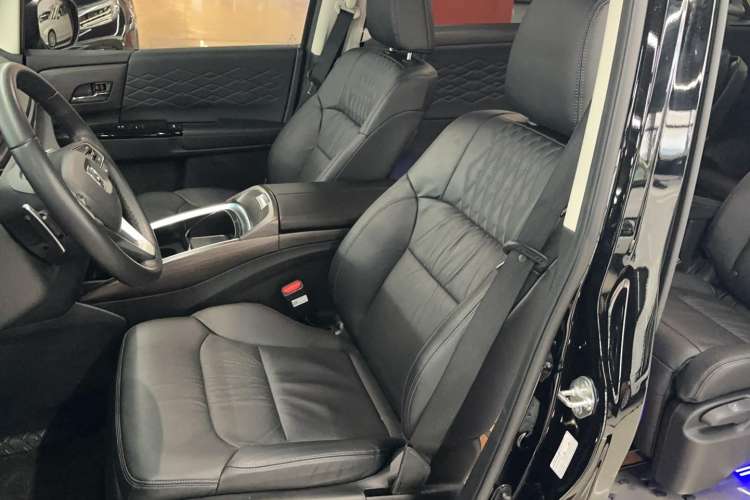 Used Honda Elysion 2022 2.0L eHEV Luxury First Edition Left Front Seat