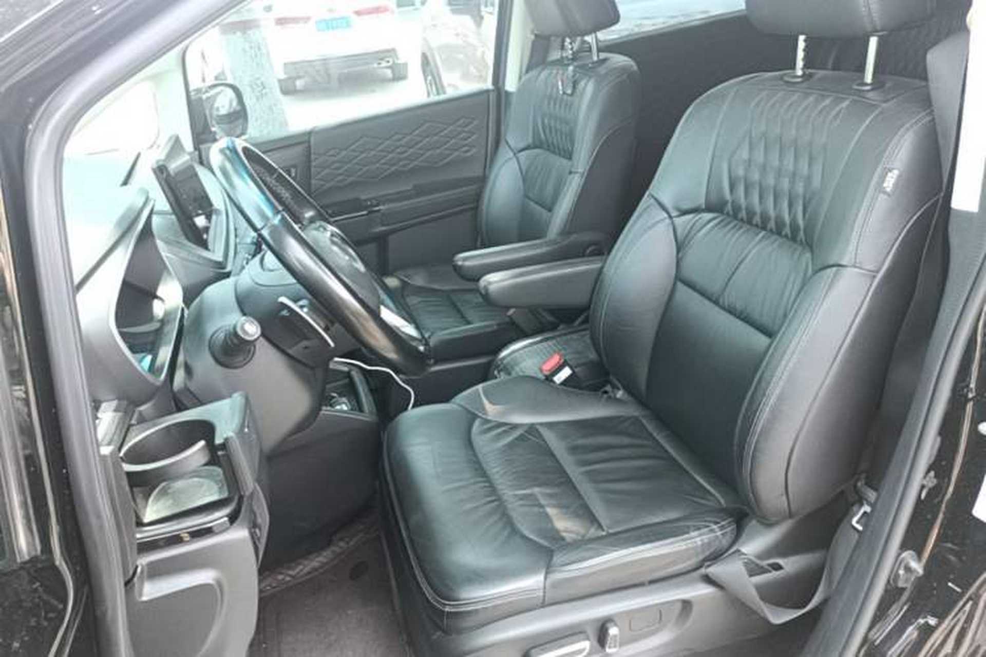 Used Honda Elysion 2022 2.0L eHEV Luxury Edition Left Front Seat