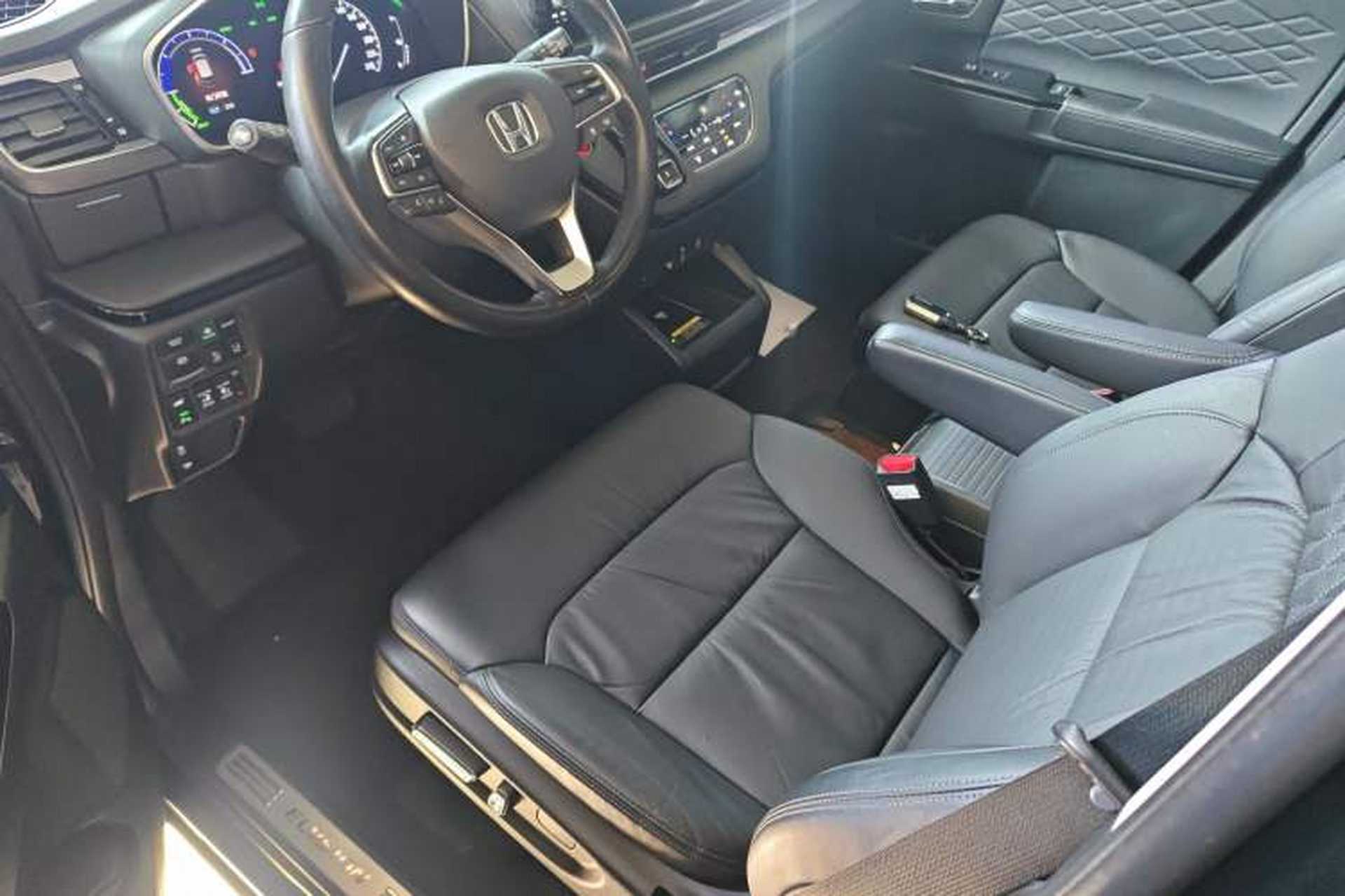 Used Honda Elysion 2022 2.0L eHEV Luxury Edition Left Front Seat