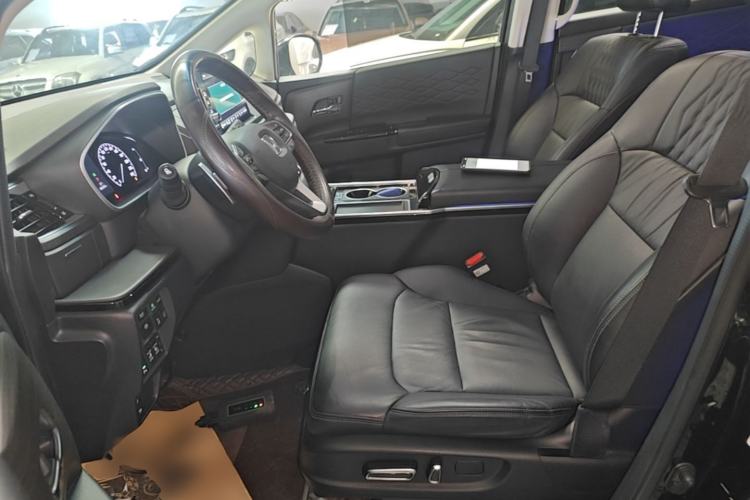 Used Honda Elysion 2022 2.0L eHEV Luxury Edition Left Front Seat