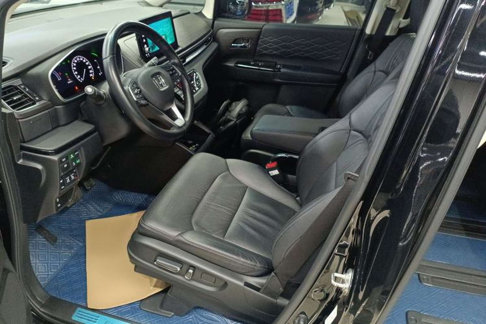 Used Honda Elysion 2022 2.0L eHEV Prestige Edition Left Front Seat
