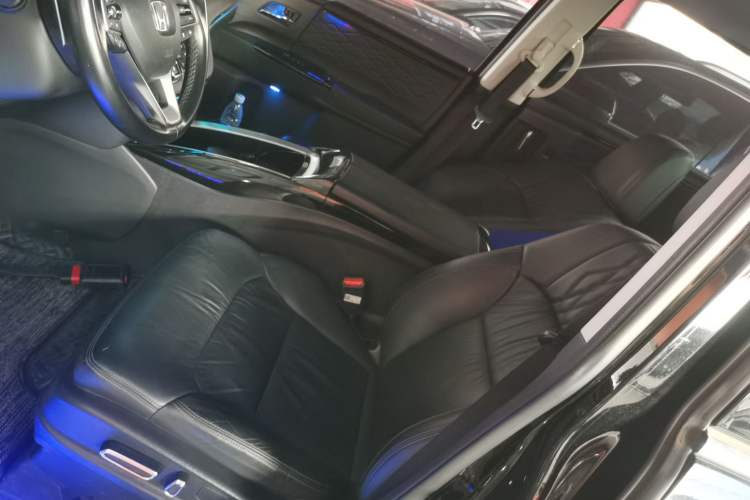 Used Honda Elysion 2022 2.0L eHEV Luxury Edition Left Front Seat