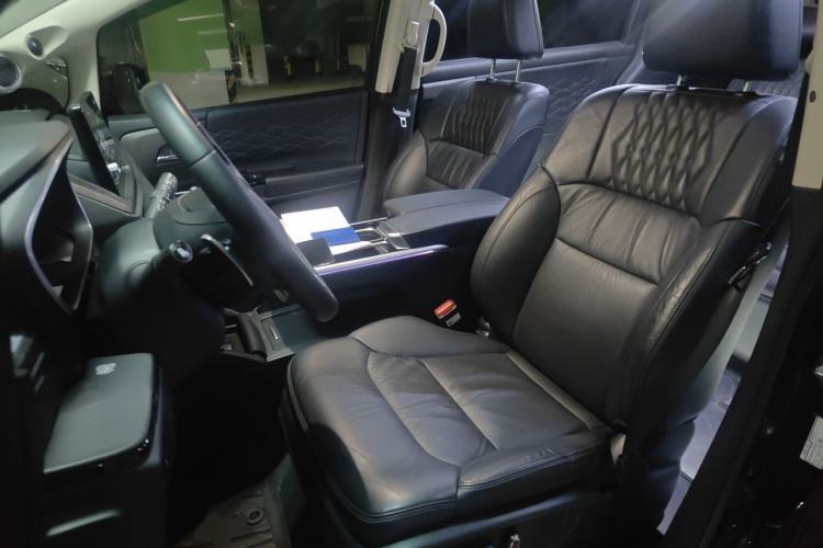 Used Honda Elysion 2022 2.0L eHEV Luxury Edition Left Front Seat
