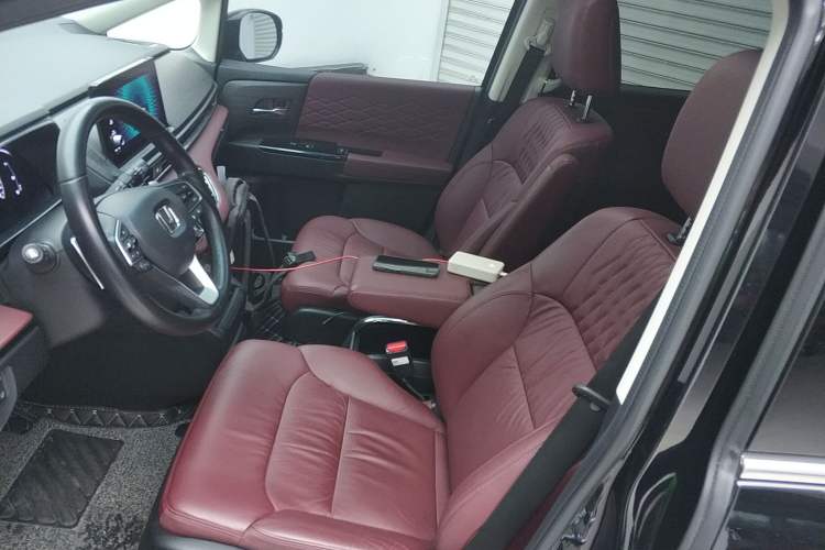 Used Honda Elysion 2022 2.0L eHEV Prestige Edition Left Front Seat