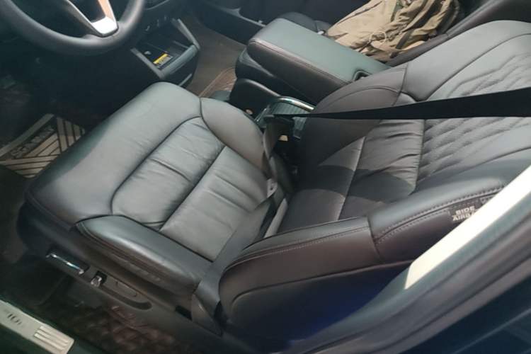 Used Honda Elysion 2022 2.0L eHEV Prestige Edition Left Front Seat