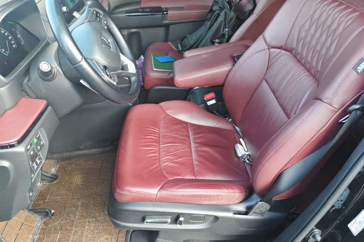 Used Honda Elysion 2022 2.0L eHEV Prestige Edition Left Front Seat