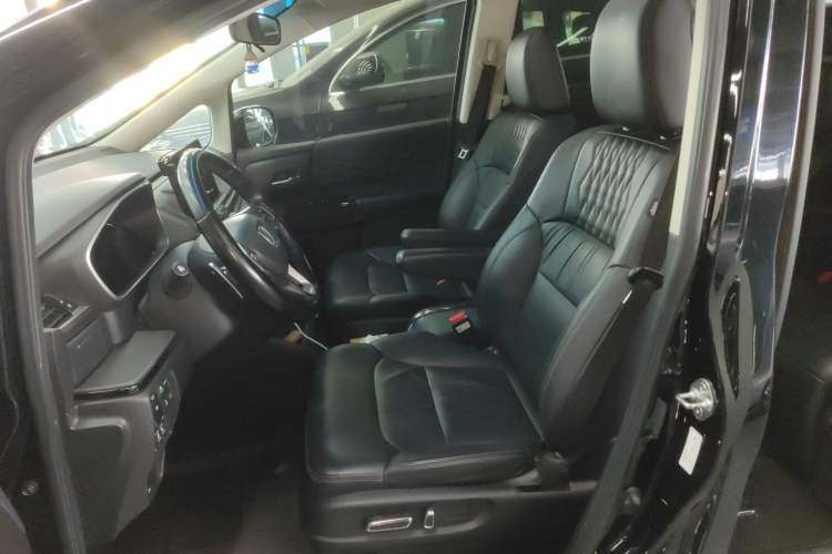 Used Honda Elysion 2022 2.0L eHEV Luxury First Edition Left Front Seat