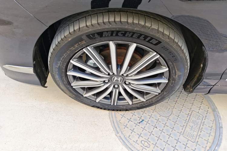 Used Honda Elysion 2022 2.0L eHEV Luxury Edition Left Front Wheel Hub