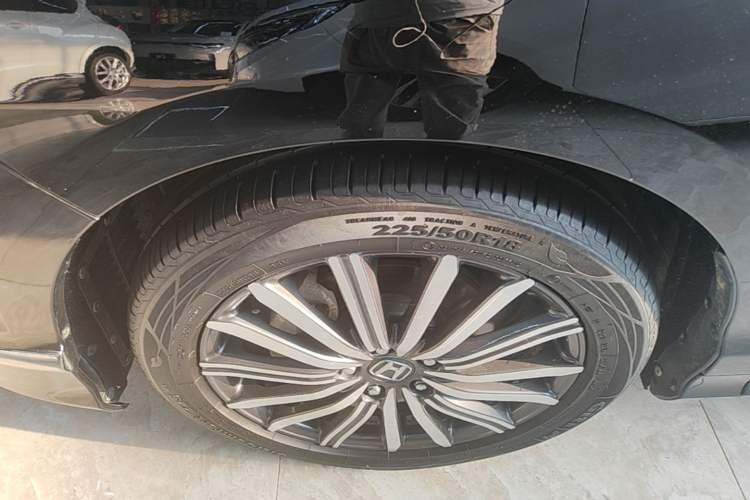 Used Honda Elysion 2022 2.0L eHEV Luxury Edition Left Front Wheel Hub