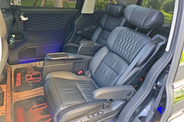 Used Honda Elysion 2022 2.0L eHEV Luxury Edition Left Rear Seat