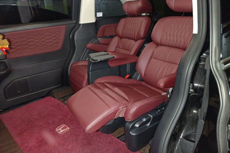 Used Honda Elysion 2022 2.0L eHEV Prestige Edition Left Rear Seat