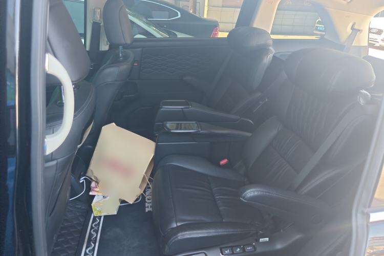 Used Honda Elysion 2022 2.0L eHEV Luxury Edition Left Rear Seat