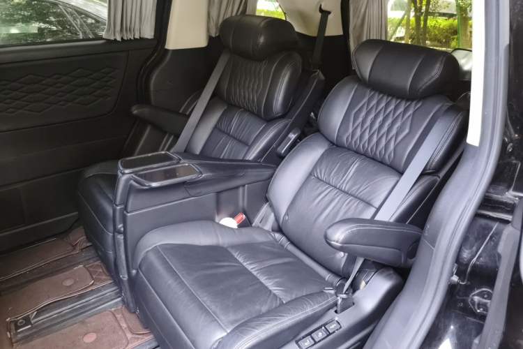 Used Honda Elysion 2022 2.0L eHEV Luxury First Edition Left Rear Seat