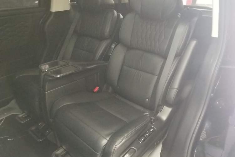 Used Honda Elysion 2022 2.0L eHEV Prestige Edition Left Rear Seat