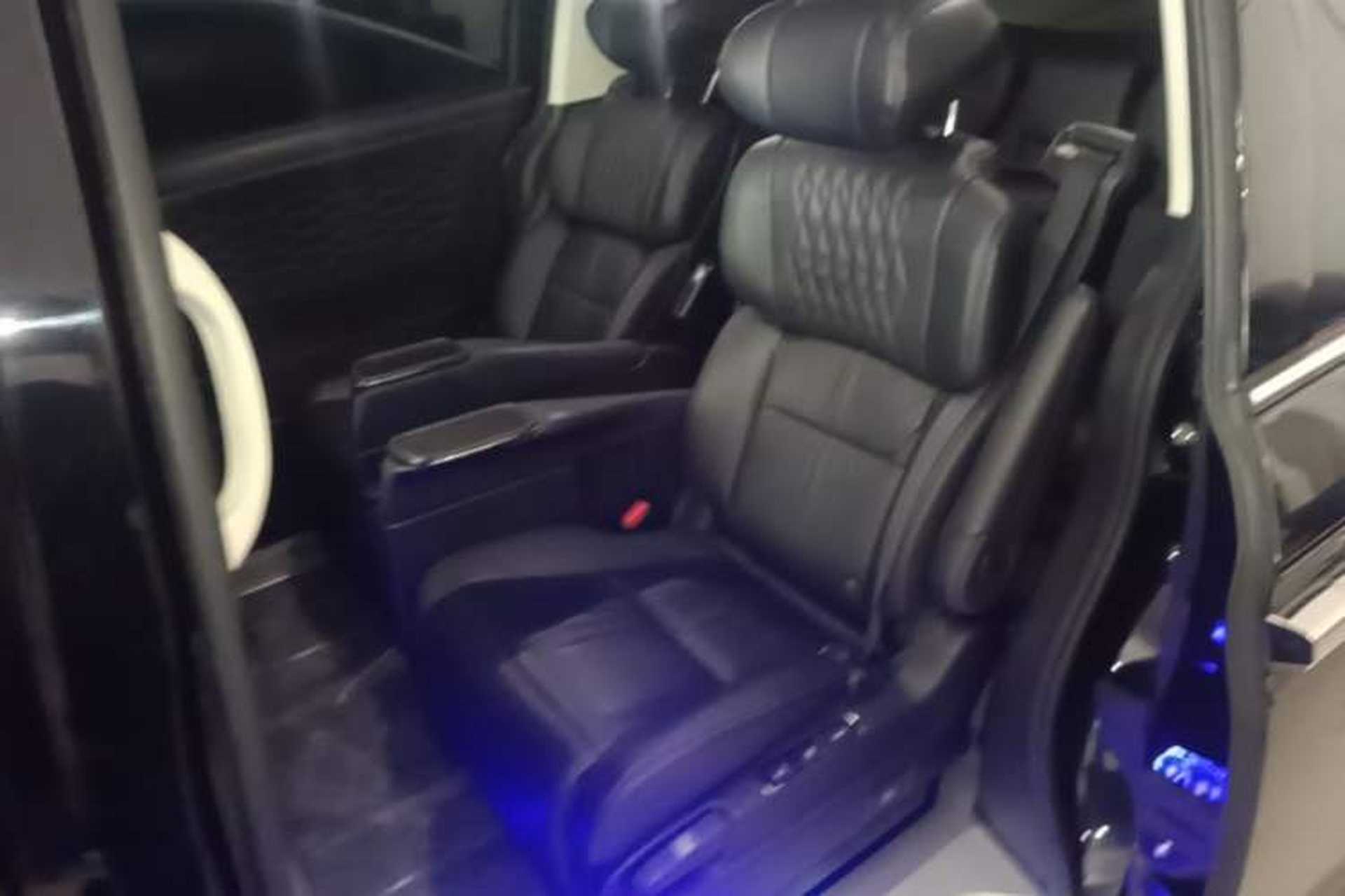 Used Honda Elysion 2022 2.0L eHEV Luxury First Edition Left Rear Seat