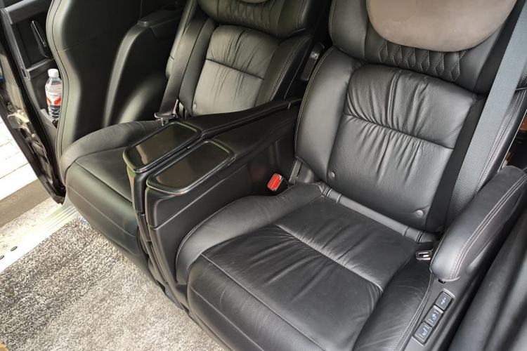 Used Honda Elysion 2022 2.0L eHEV Luxury Edition Left Rear Seat