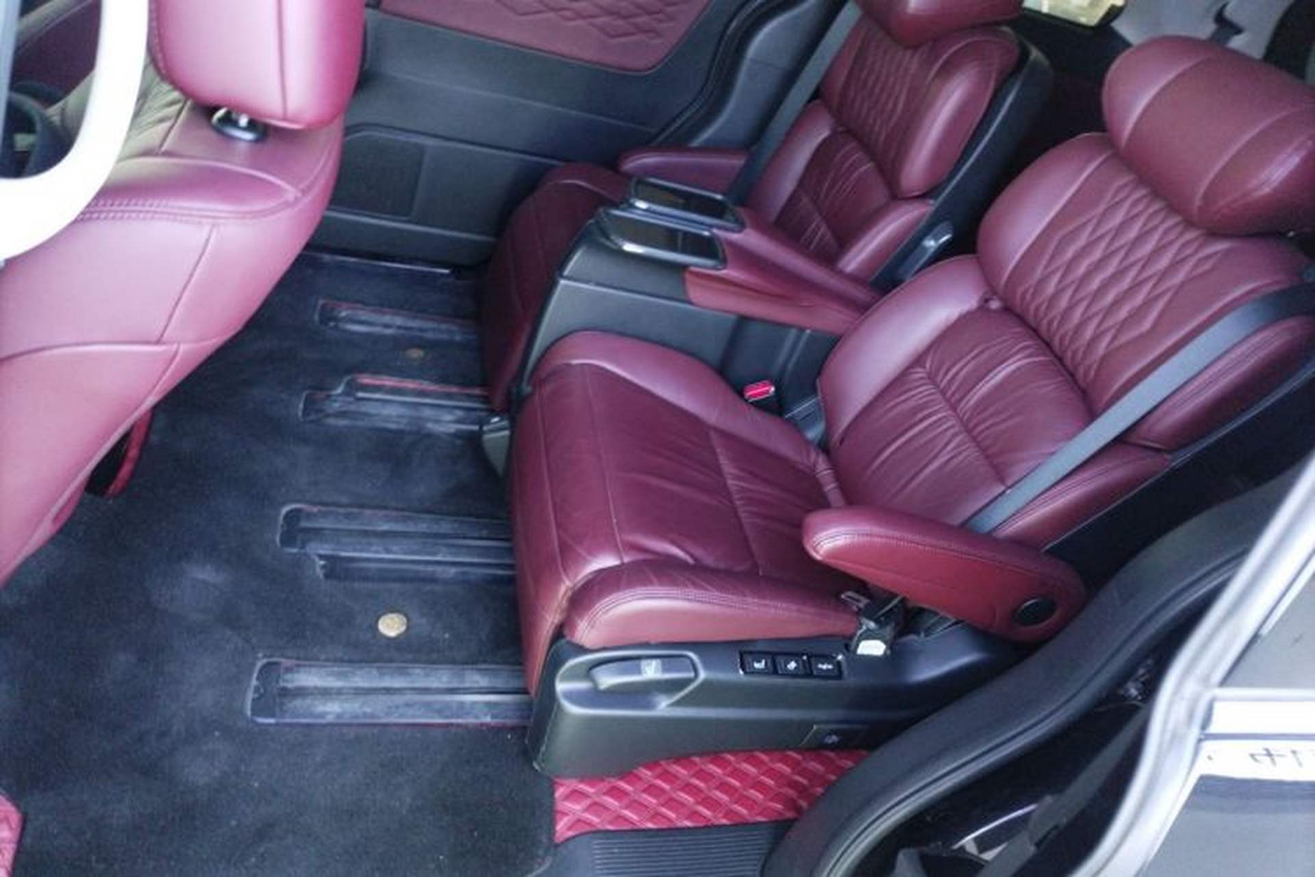 Used Honda Elysion 2022 2.0L eHEV Prestige Edition Left Rear Seat