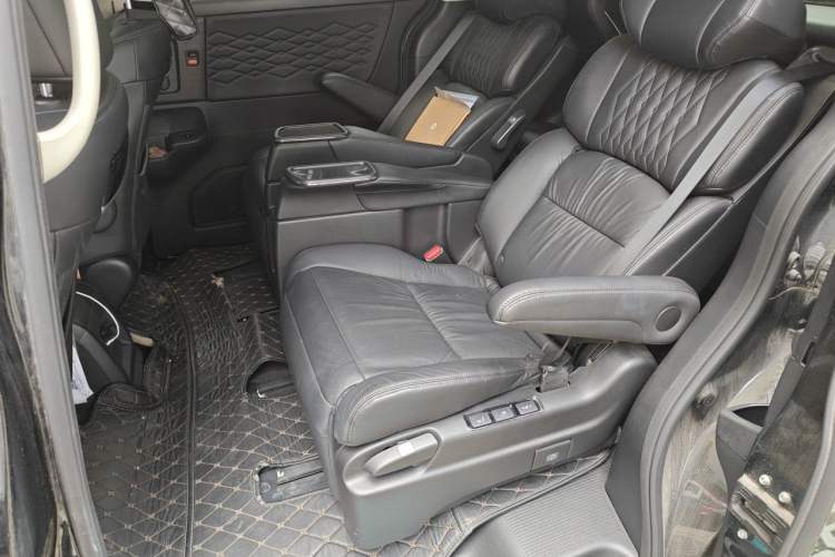 Used Honda Elysion 2022 2.0L eHEV Luxury Edition Left Rear Seat