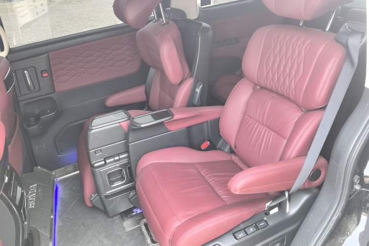 Used Honda Elysion 2022 2.0L eHEV Prestige Edition Left Rear Seat